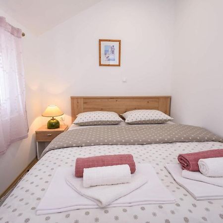 Bonaca Daire Rogotin Dış mekan fotoğraf